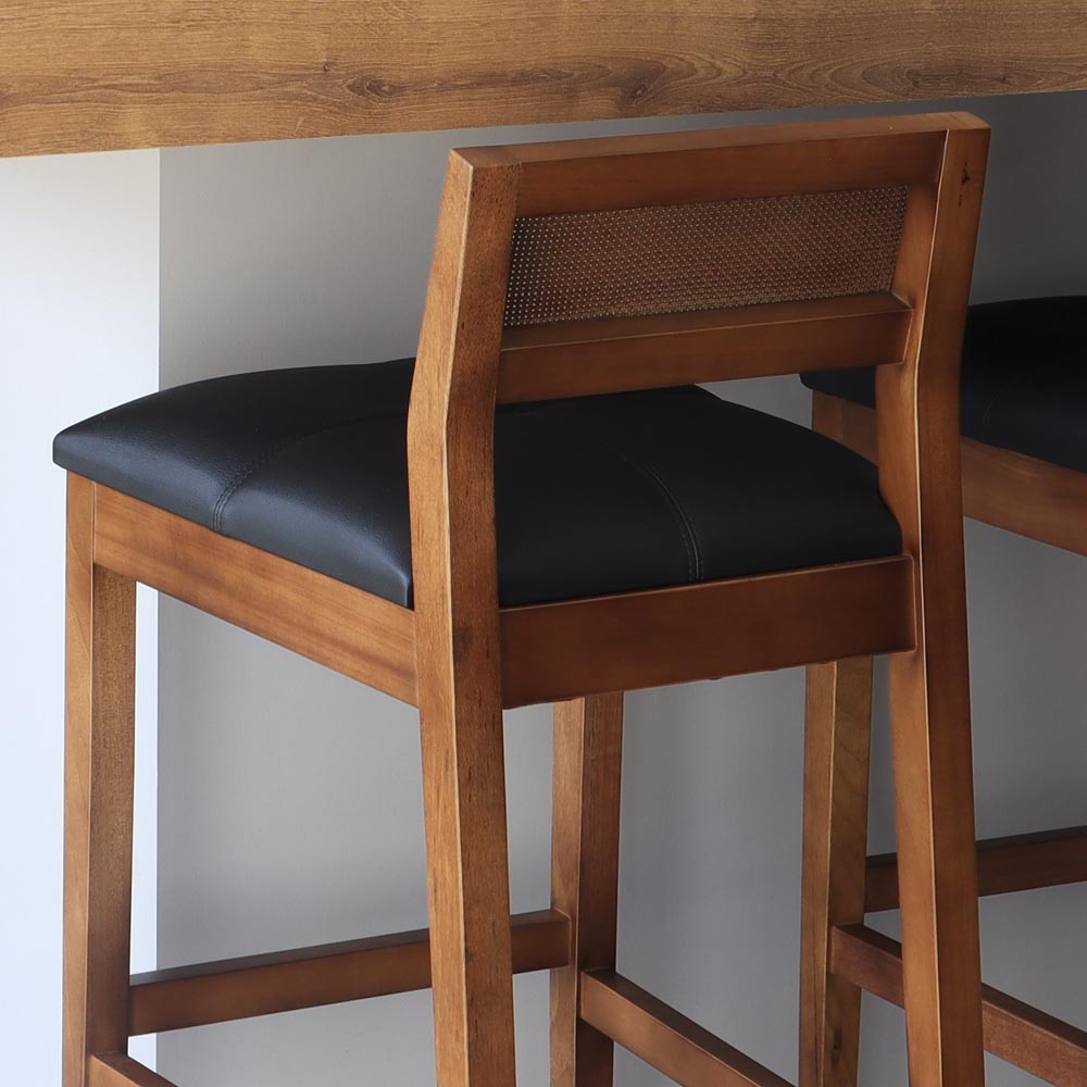 banquetas-thonet-lamina-natural-nogueira-couro-bancada-decor2