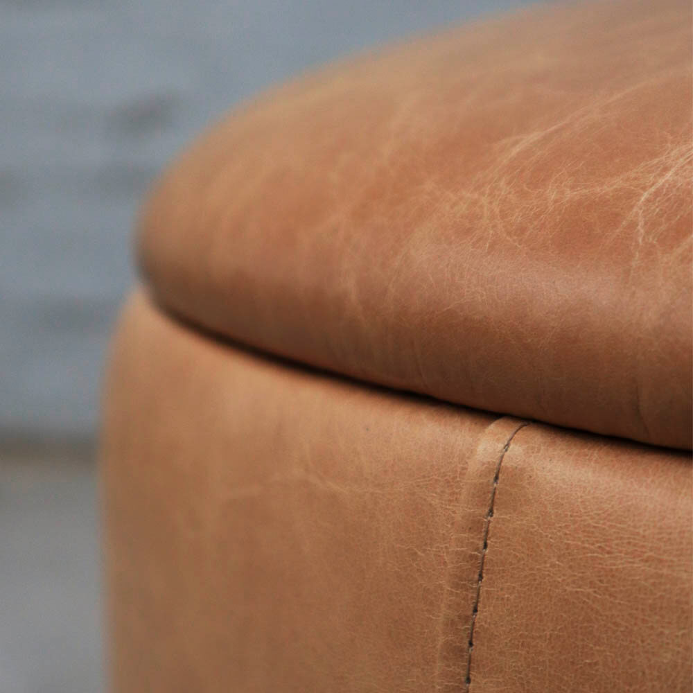 puff-bau-mesa-wit-couro-com-tampo-preto2