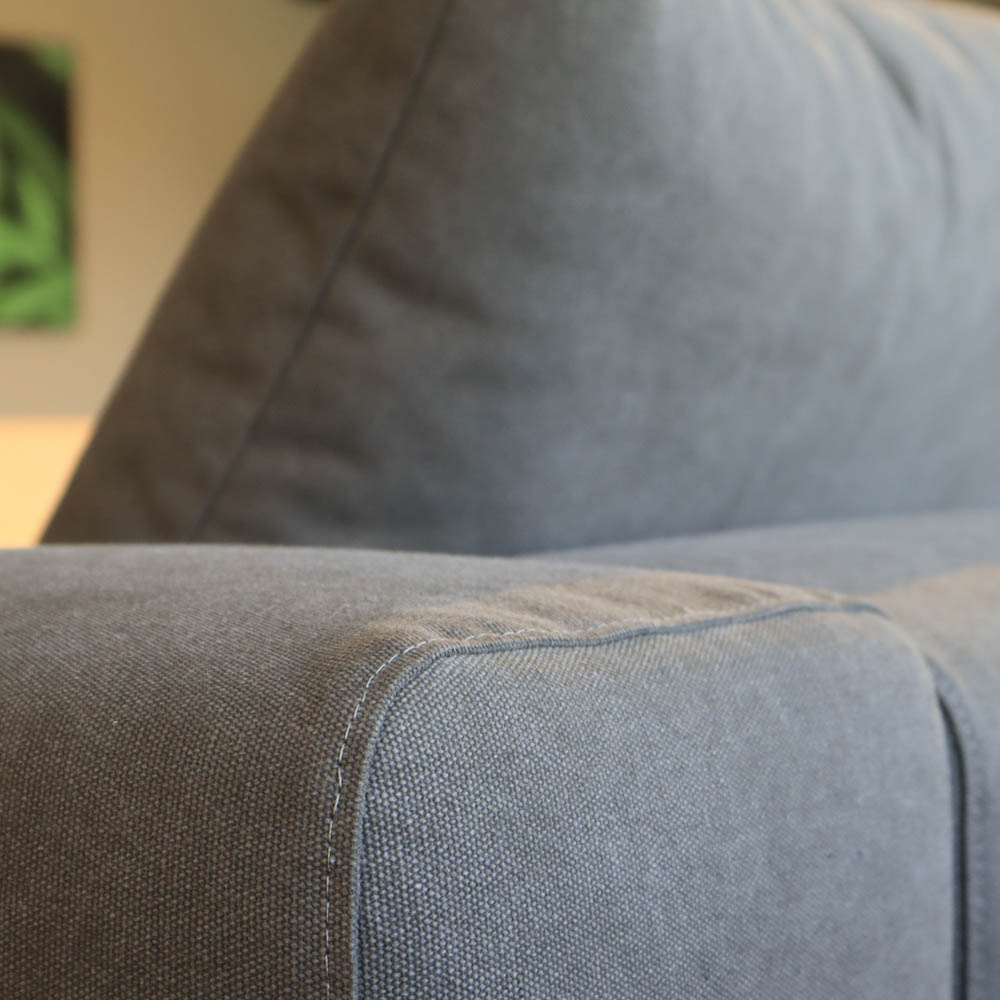 Sofá-Dublin-2-lugares-lona-destonada-cinza-minimalista-sala-estar-alto-padrão-iki-home6